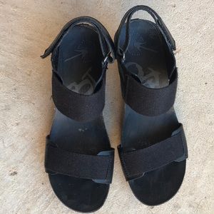 OTBT Black wedges